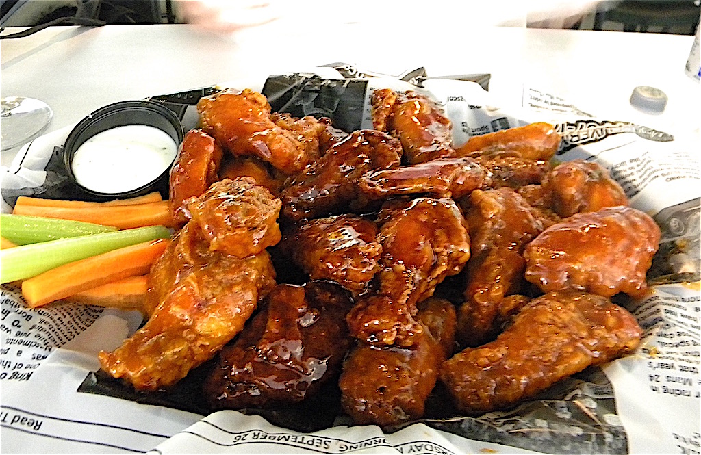 Sport Wings Popular Chain of Sports Bars in Medellín