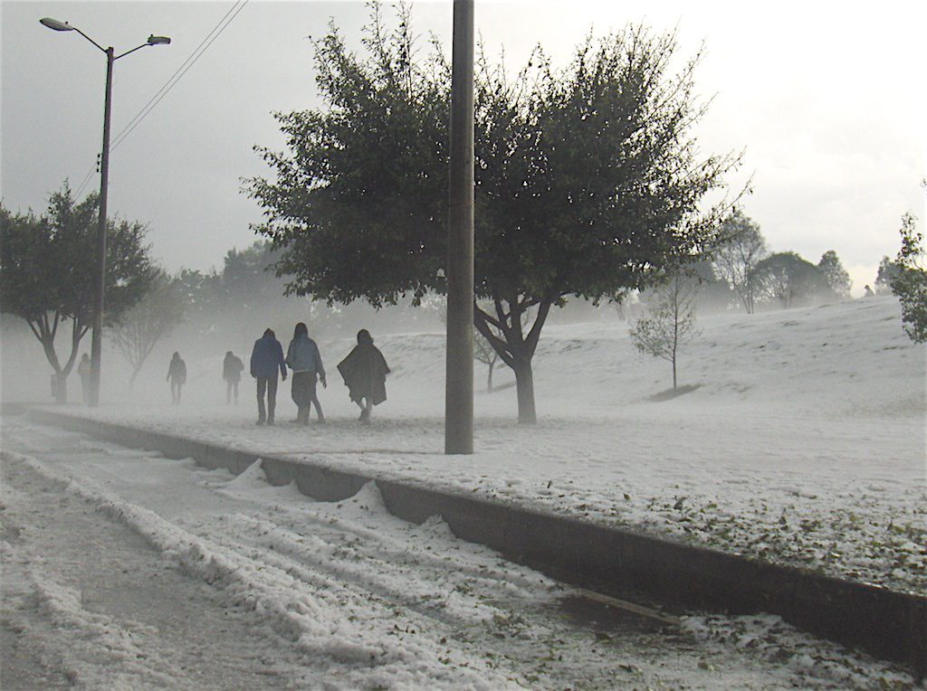 Snow in Bogotá in November 2007, photo by Dianib