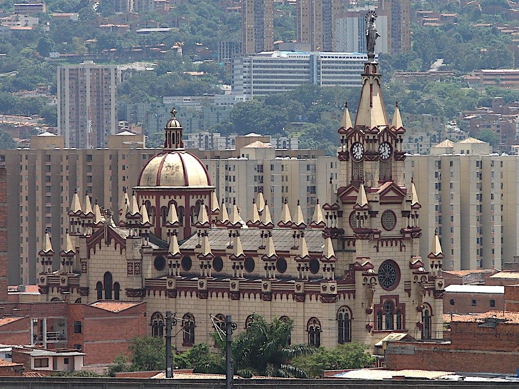 Iglesia Jesús Nazareno, photo by SajoR - Medellin Guru