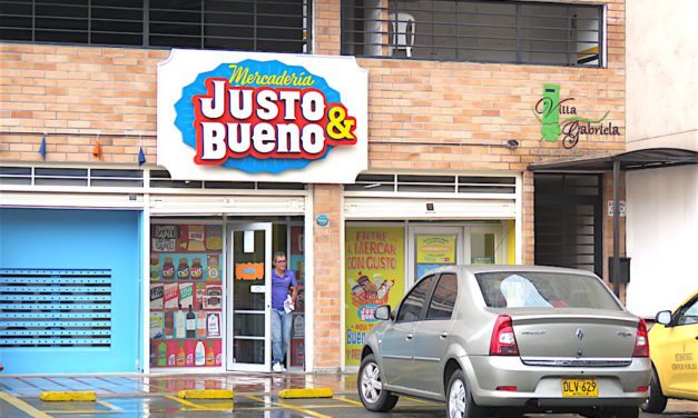 Shopping at Justo y Bueno in Medellín to Save on Groceries