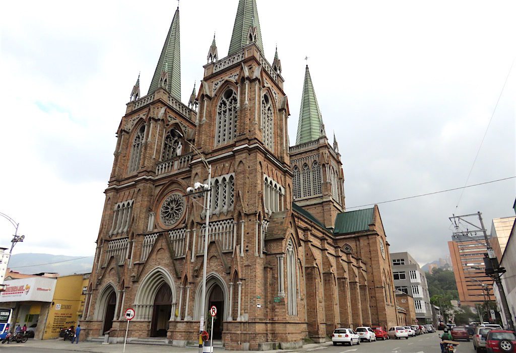 Iglesia Nuestra Señora del Perpetuo Socorro - Medellin Guru