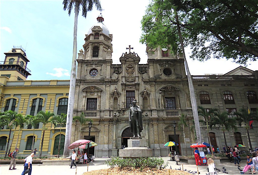 Iglesia de San Ignacio - Medellin Guru