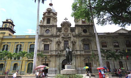 Iglesia de San Ignacio: A Beautiful Church in Medellín