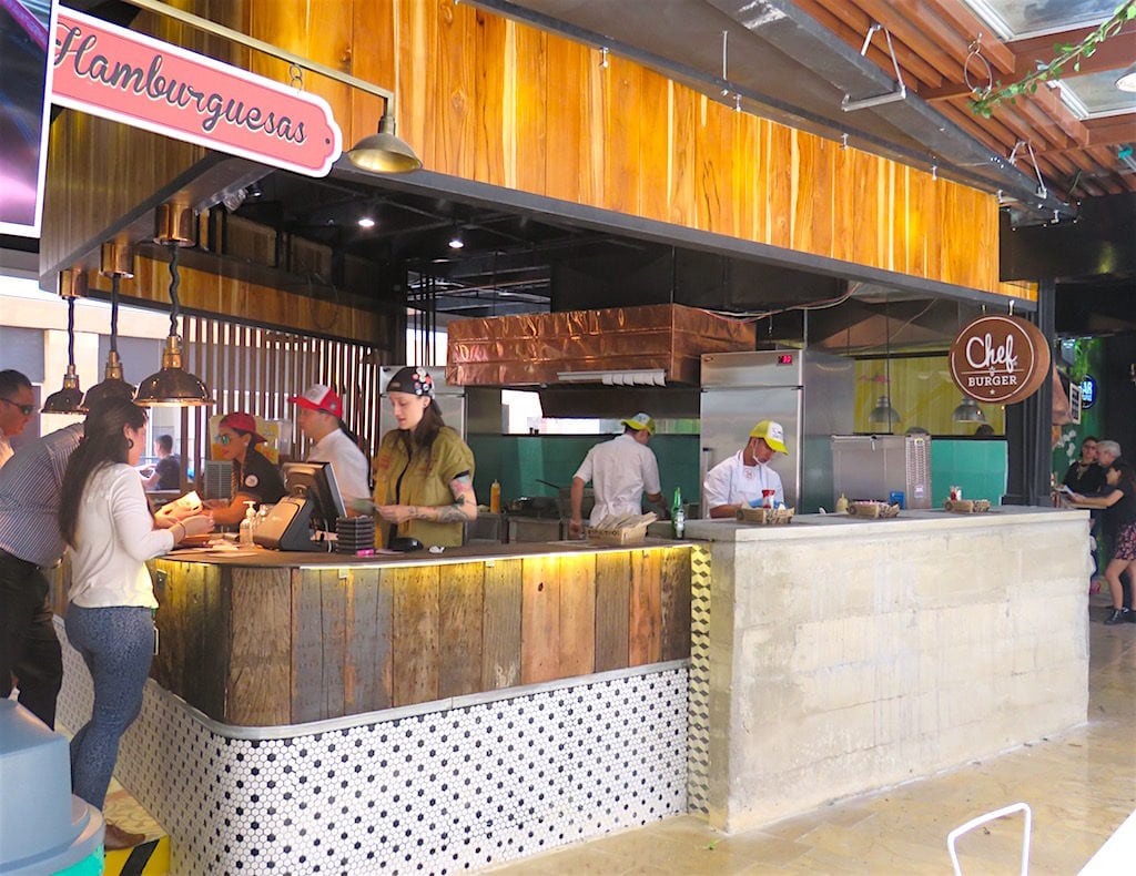 Chef Burger at Mercado Del Rio La Strada