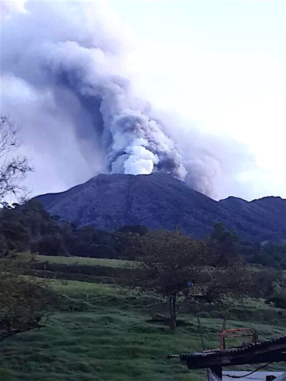 Turrialba Volcano eruption, photo by Rodtico21
