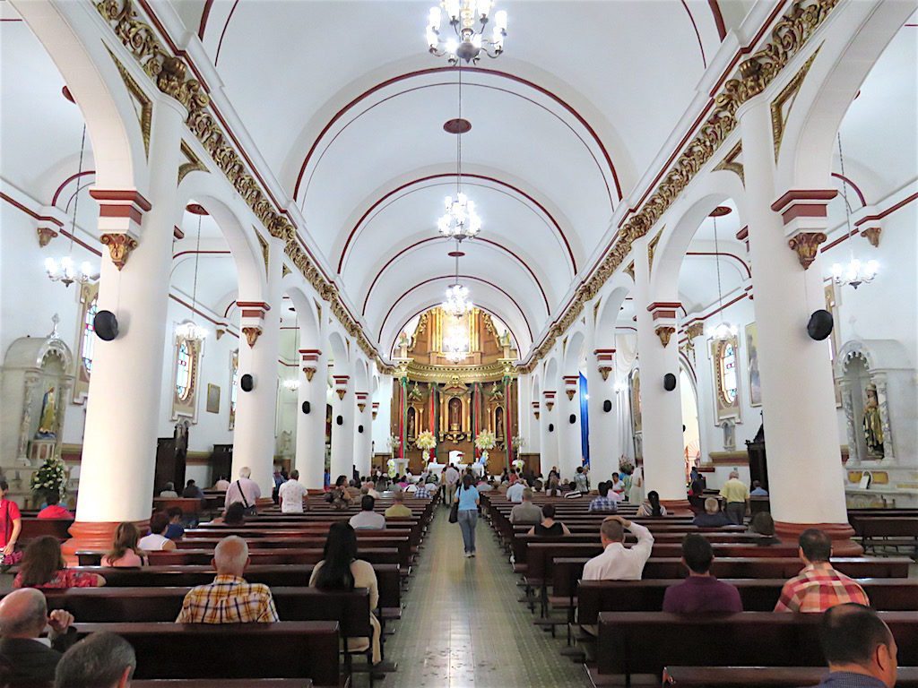The main nave in Iglesia de San José
