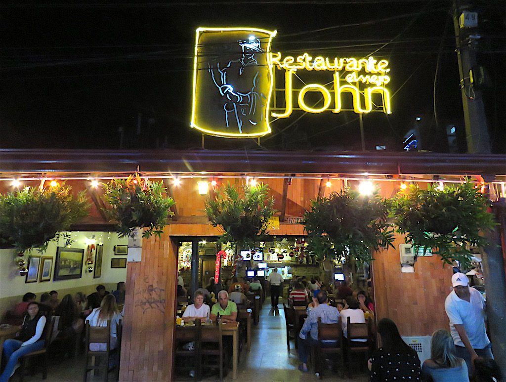 Restaurante El Viejo John in Sabaneta will reopen