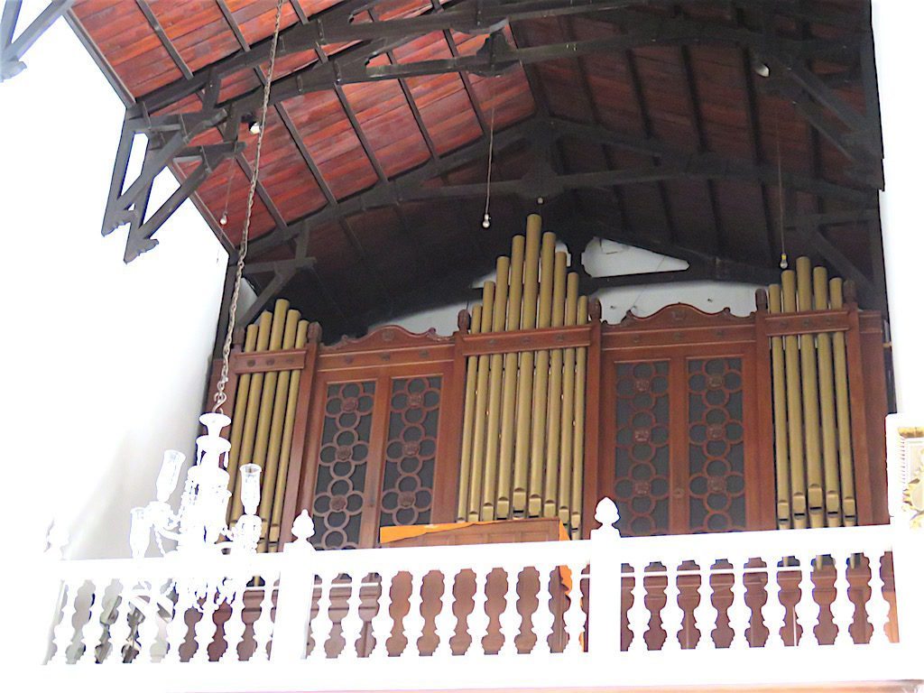 Organ in Iglesia de la Veracruz 