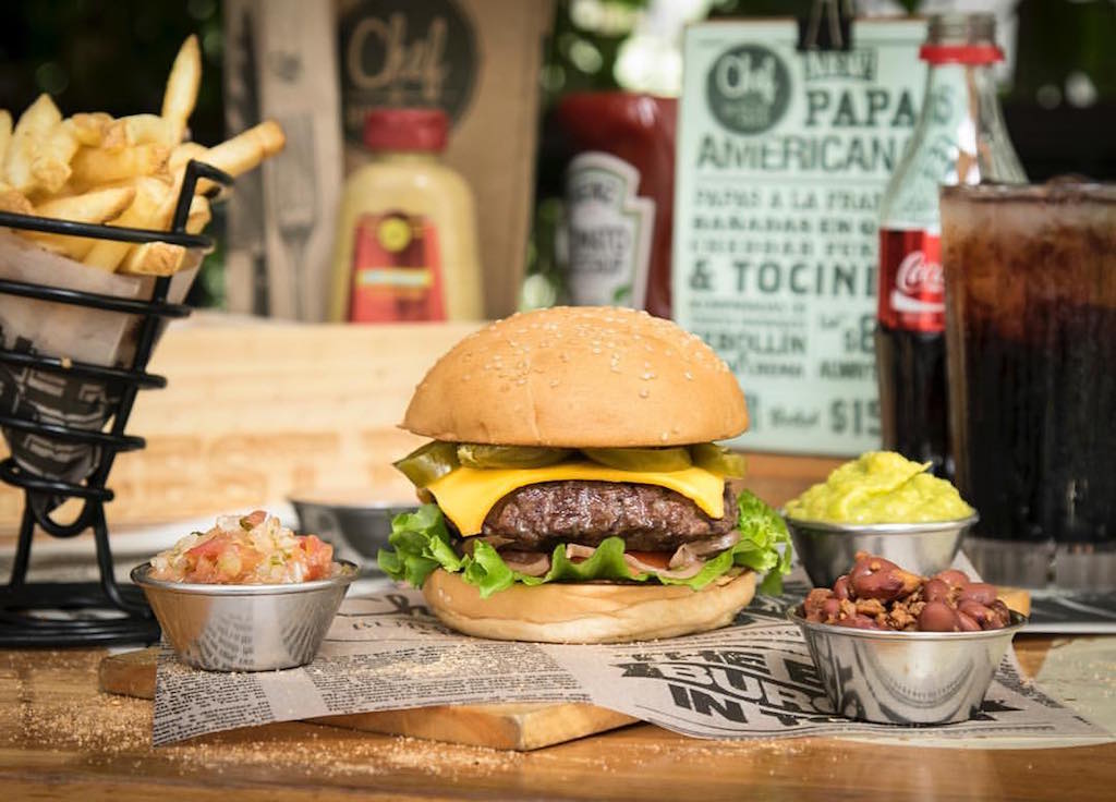 Chef Burger: A Popular Gourmet Burger Chain in Medellín
