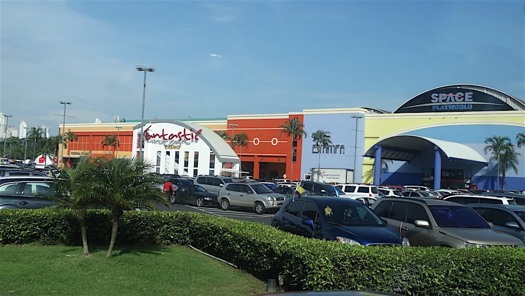 Albrook Mall in Panama City, photo by Randreu