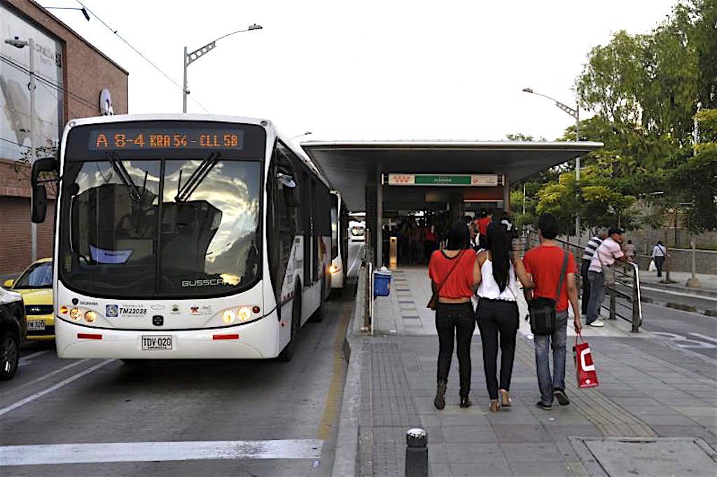 Transmetro in Barranquilla, photo by Carlos Felipe Pardo