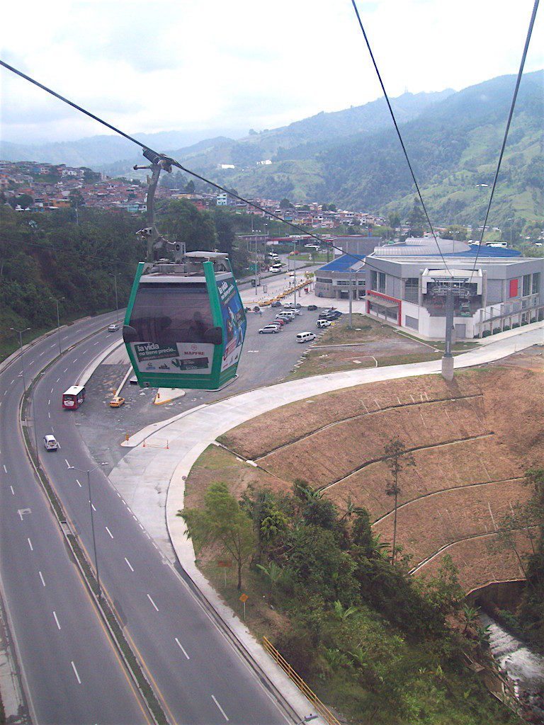 Cable car line in Manizales, photo by Ricohin