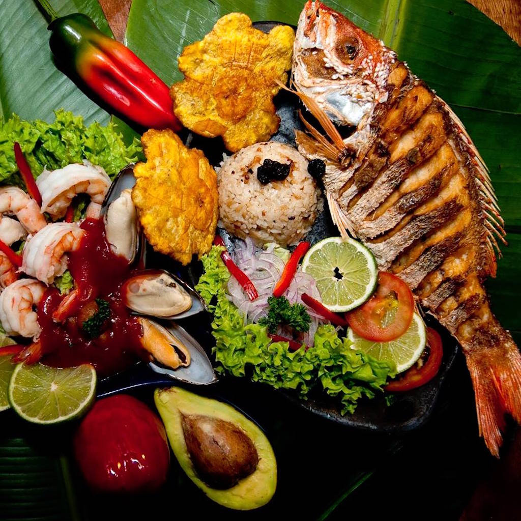 Fried whole fish is common to find in San Andrés