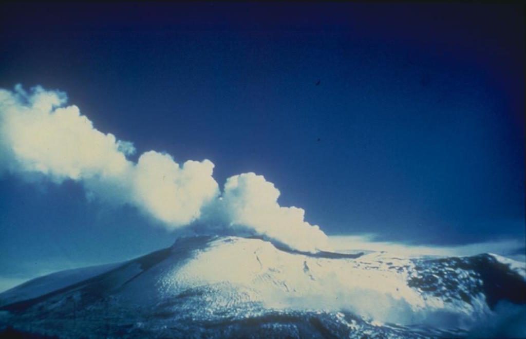 Nevado del Ruiz volcano steam eruption in September 1985 prior to the major eruption on November 13, 1985 that erased Armero from the map, photo by U.S. Geological Survey
