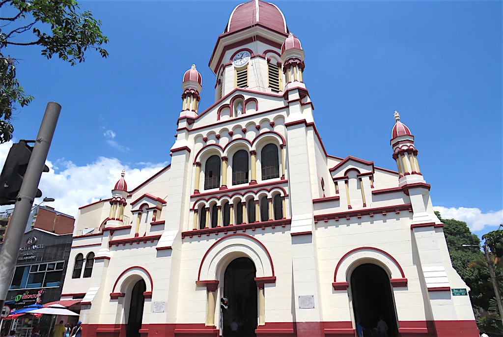 Iglesia de Nuestra Señora de los Dolores in La América in Medellín - Medellin Guru