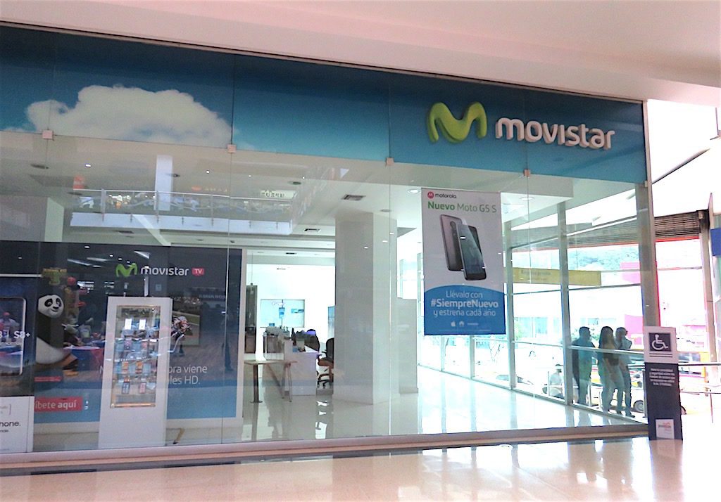 Movistar store in Premium Plaza Mall