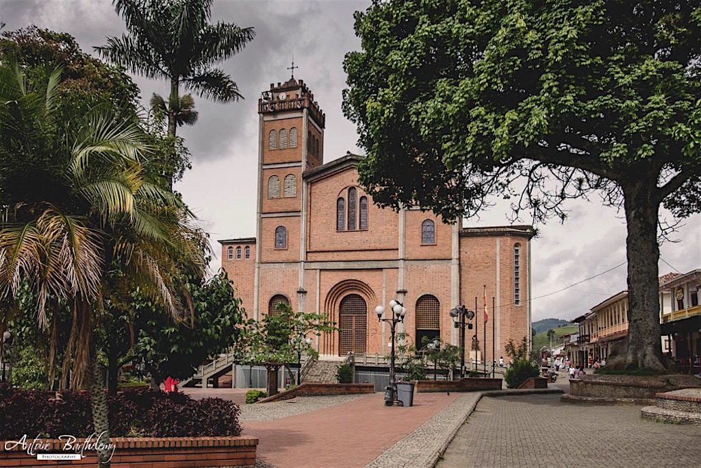 View of Catedral Nuestra Señora de las Mercedes from the main square in Jericó