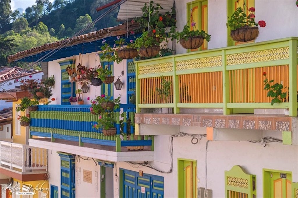 Colorful homes in Jericó