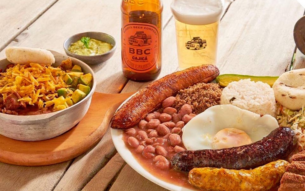 Bandeja Paisa at El Rancherito, photo courtesy of El Rancherito - Medellin Guru
