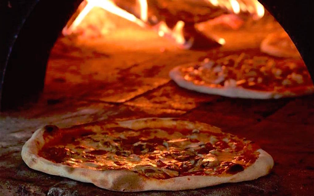 Da Filippo: Good Thin-Crust Pizza in El Poblado - Medellin Guru
