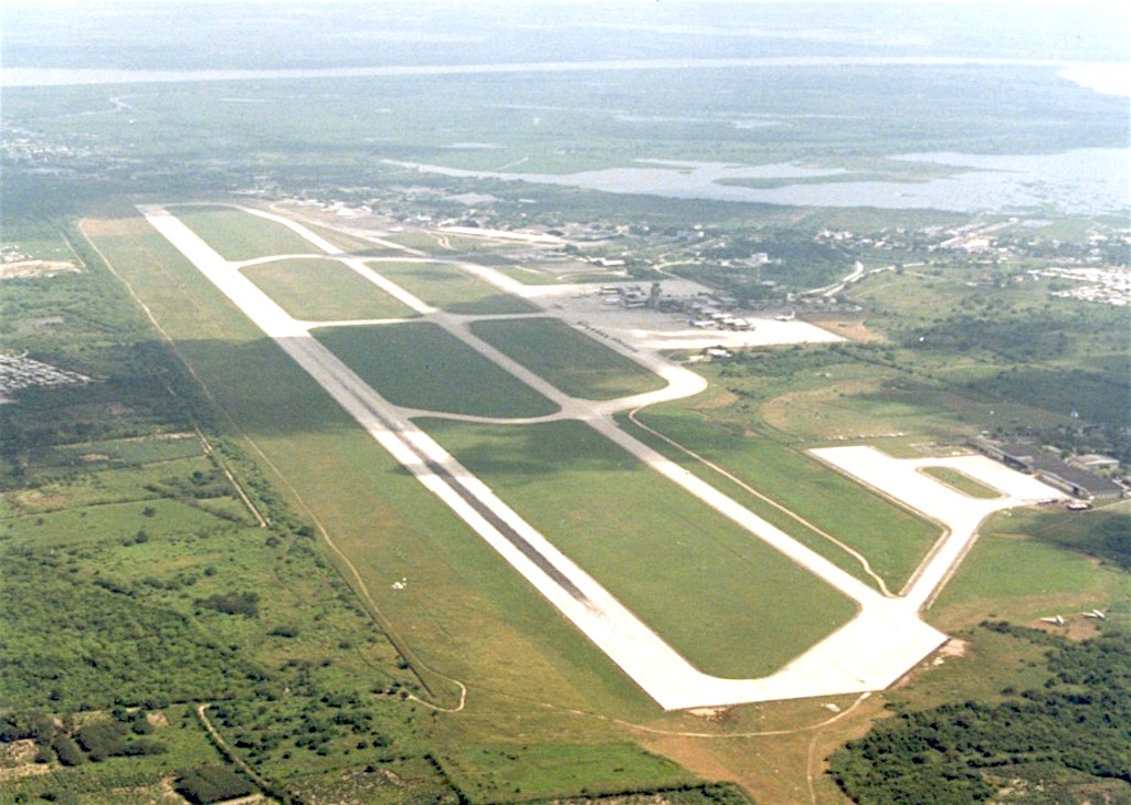 Barranquilla Airport - Ernesto Cortissoz International airport from the air, photo by jorgegomez117 - Medellin Guru
