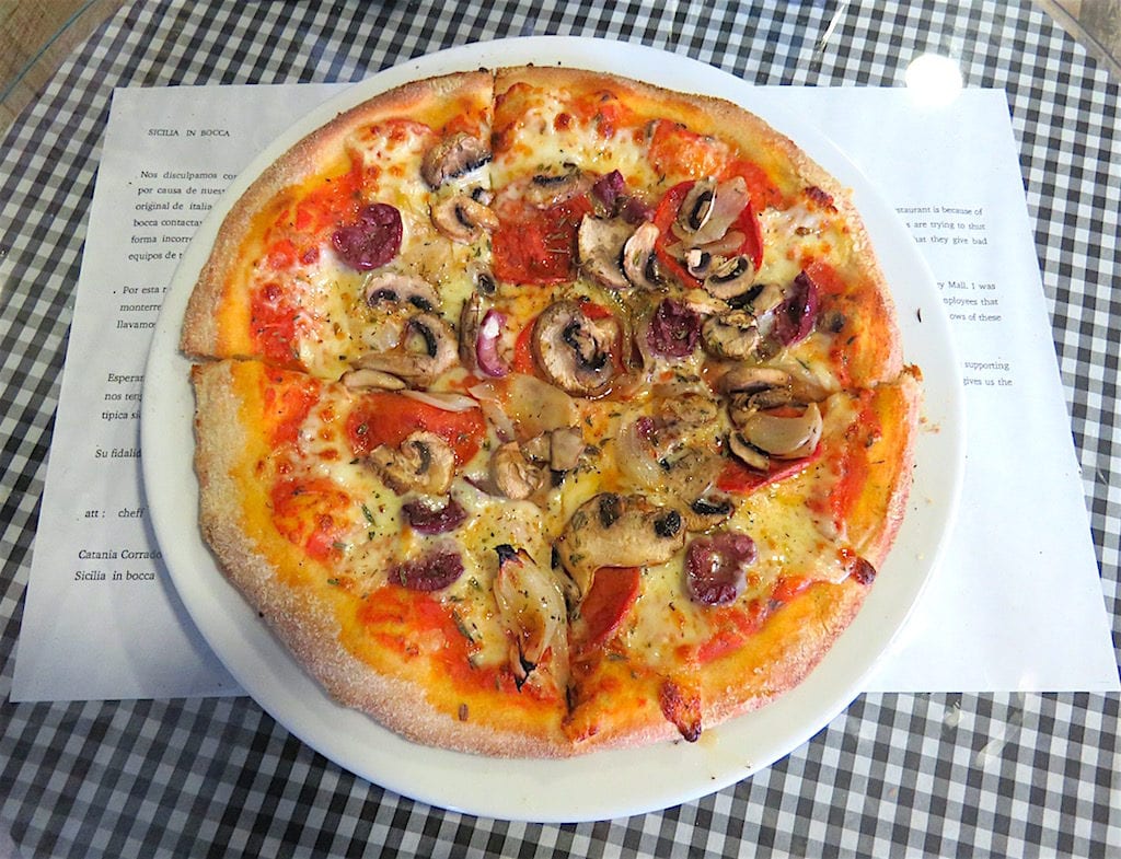 Pizza at Sicilia in Bocca