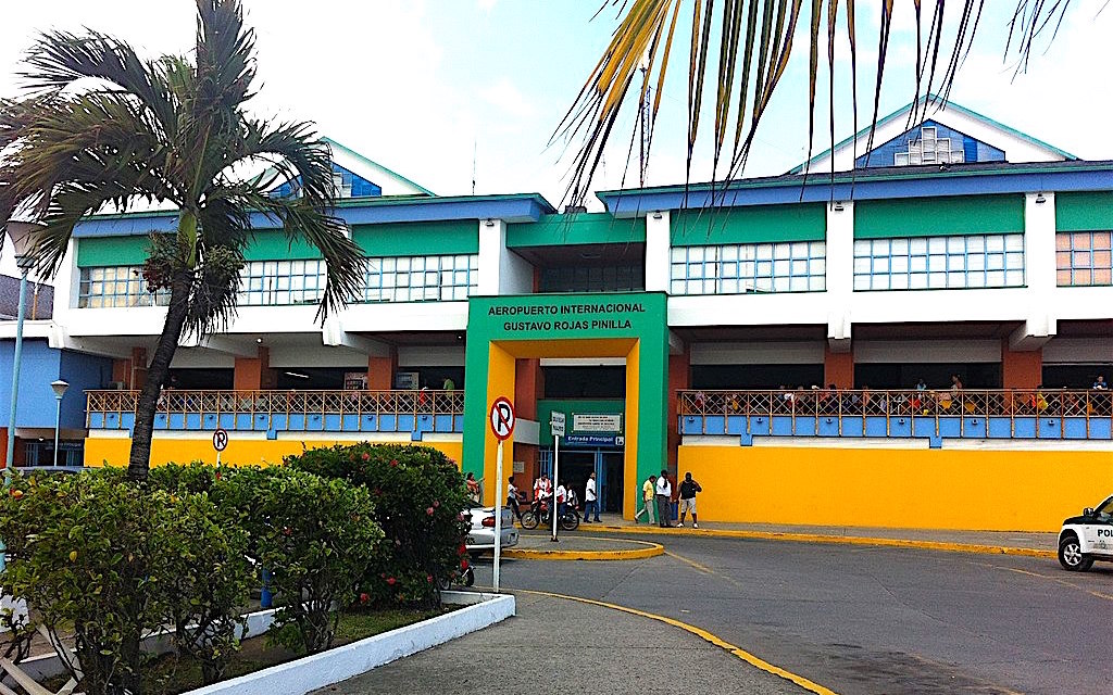 San Andrés Airport: Gustavo Rojas Pinilla Airport (ADZ), photo by Mr. Jhosimar - Medellin Guru
