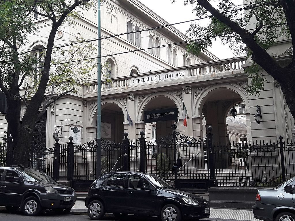 Hospital Italiano in Buenos Aires, photo by Gastón Cuello
