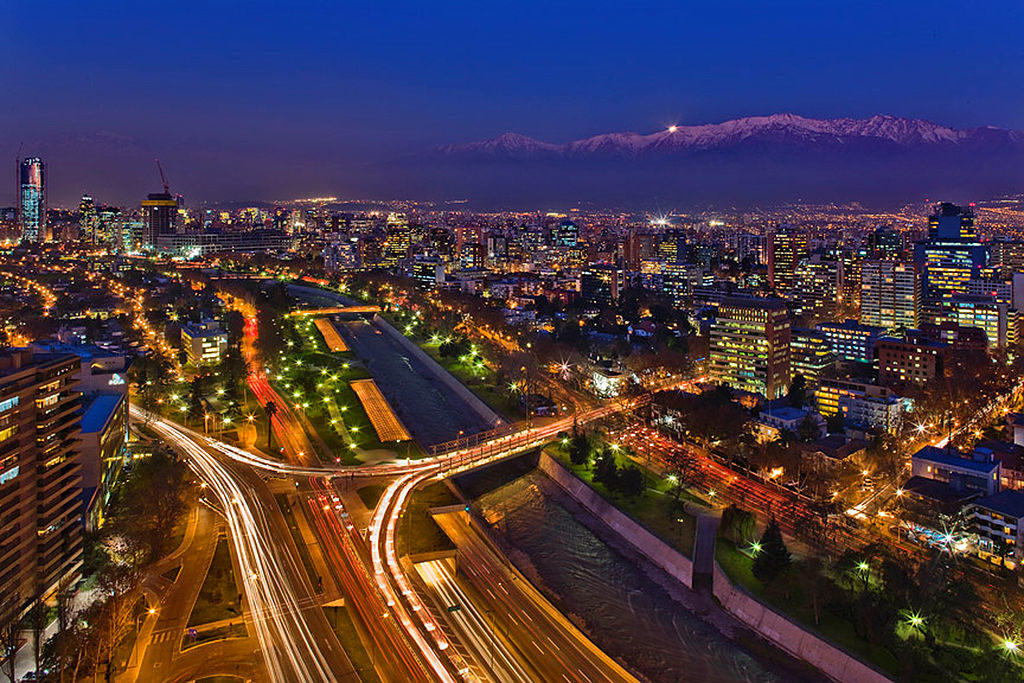 Santiago, Chile at night, photo by Javmoraga