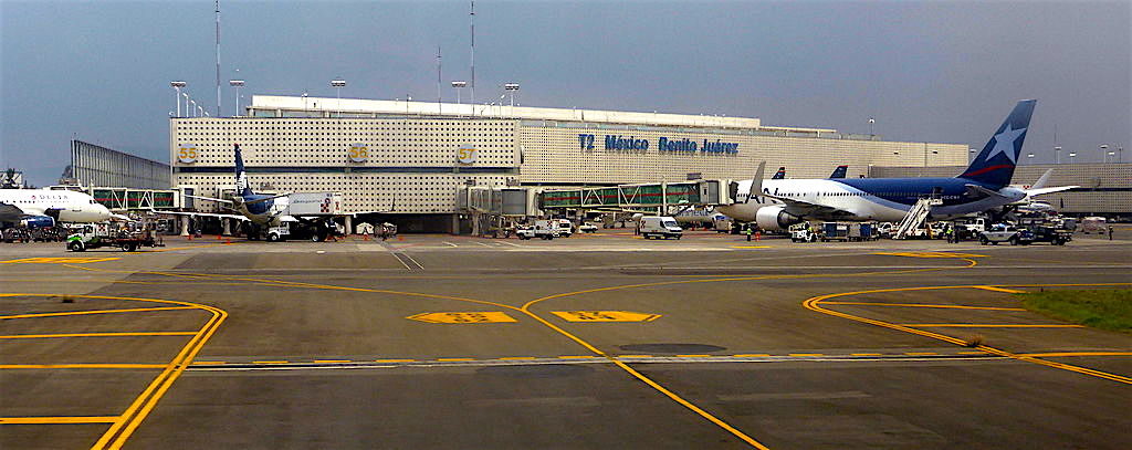 T2 at the Mexico City International Airport, photo by Dirk Ingo Franke