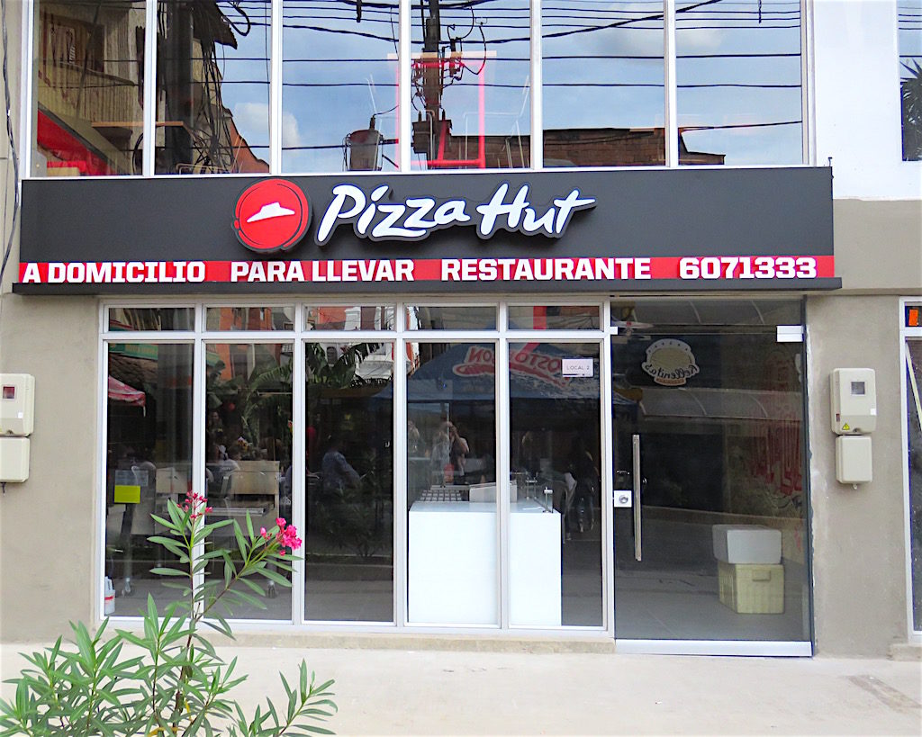 The newest Pizza Hut opened in Sabaneta on July 4, 2019 near Parque Sabaneta