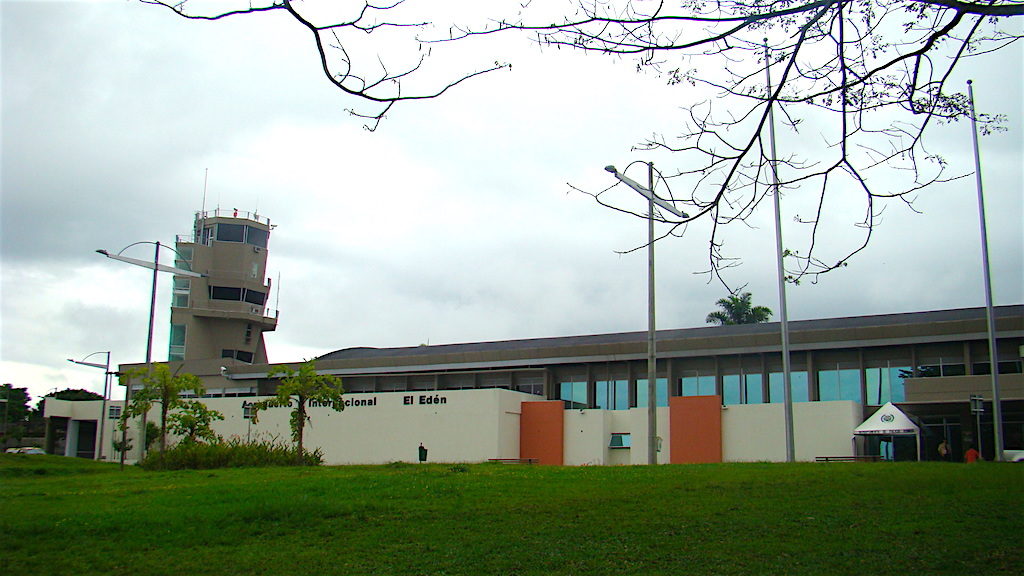 Armenia's El Edén airport, photo by Juandsv, Carlancho