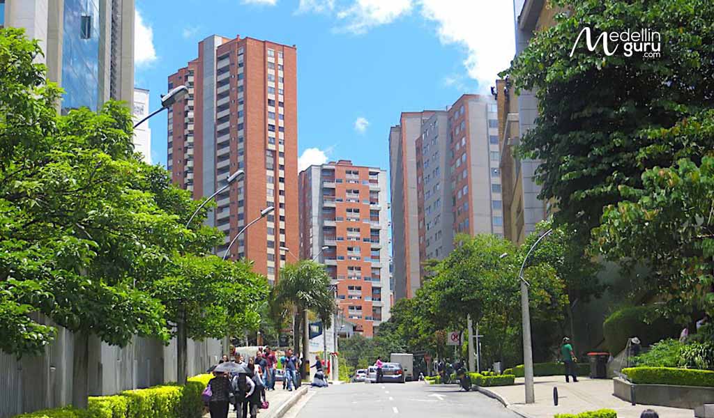 Estrato 6 apartment buildings near Santafé mall in El Poblado, Medellín