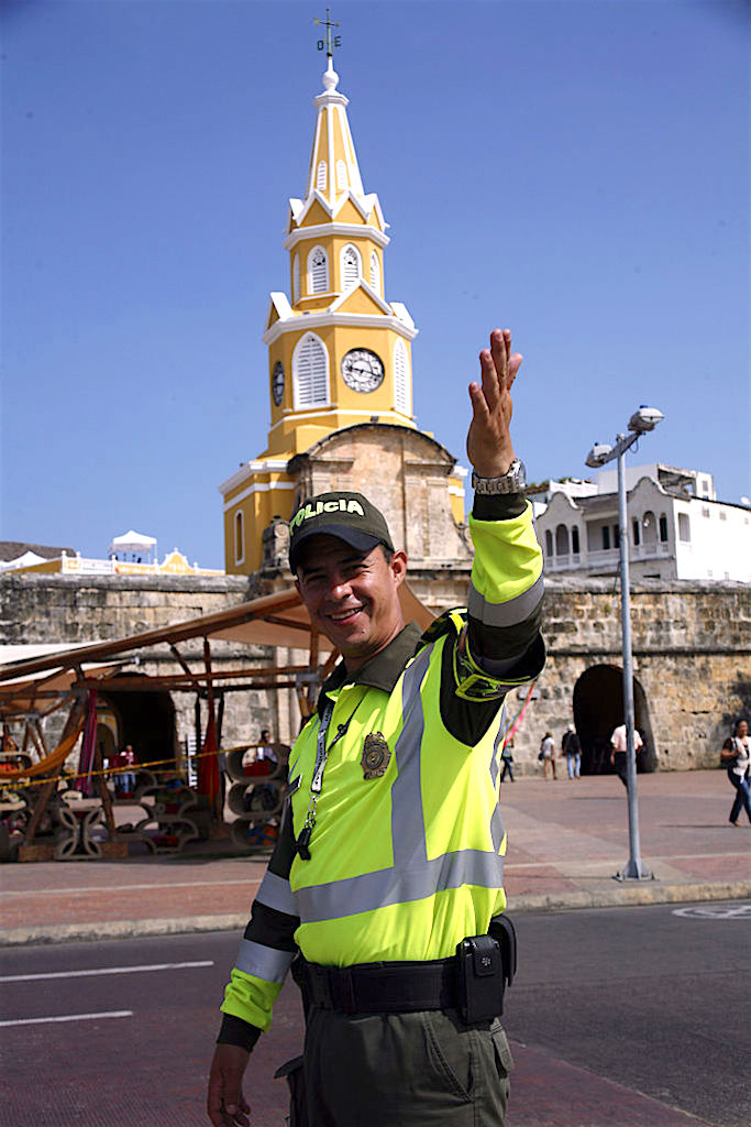 Polițist în Cartagena, fotografie realizată de Poliția Națională a Columbiei