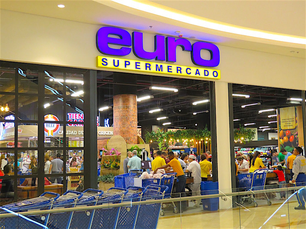 The Euro Supermercado on the bottom floor of the mall