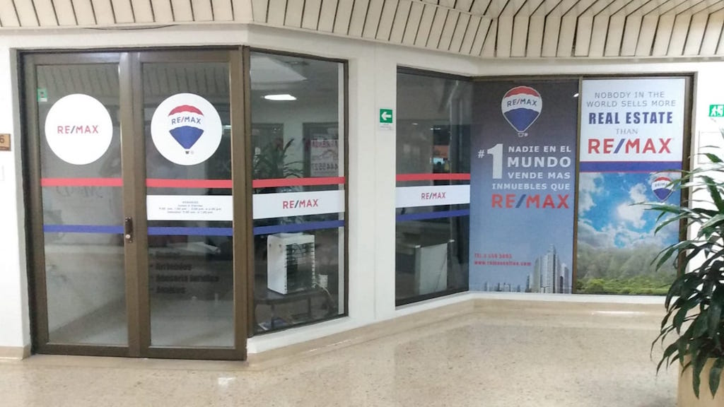 RE/MAX's second office in Medellín on Calle 10 in El Poblado