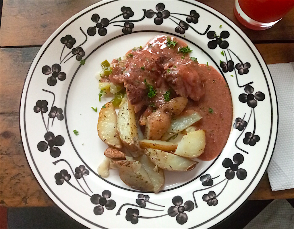 Menu del dia: Filet Mignon of pork with wine sauce and potatoes
