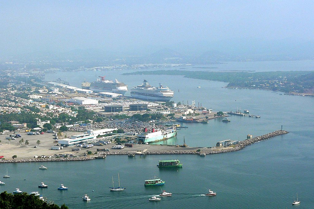 The port in Mazatlá, photo by Stan Shebs