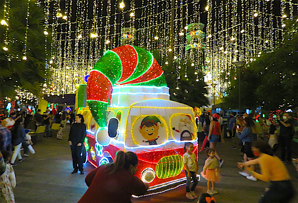 A Christmas car at Parque Envigado