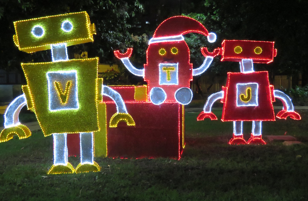 Christmas figures at another park in Envigado on the way from the metro station