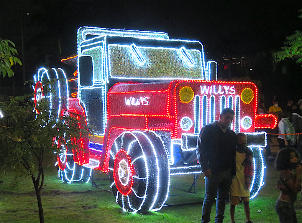 Willys Jeep Christmas lights display at Parques del Rio