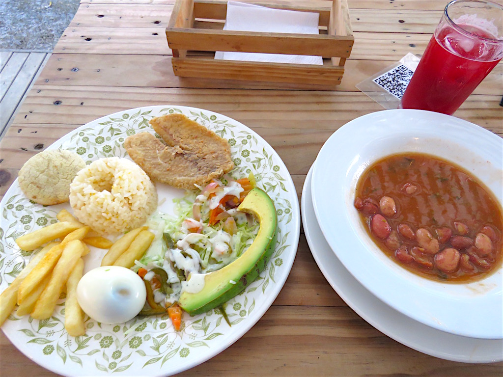 Inexpensive Menu del Dia lunch special for only 12,000 pesos at Ladrillo y Verde
