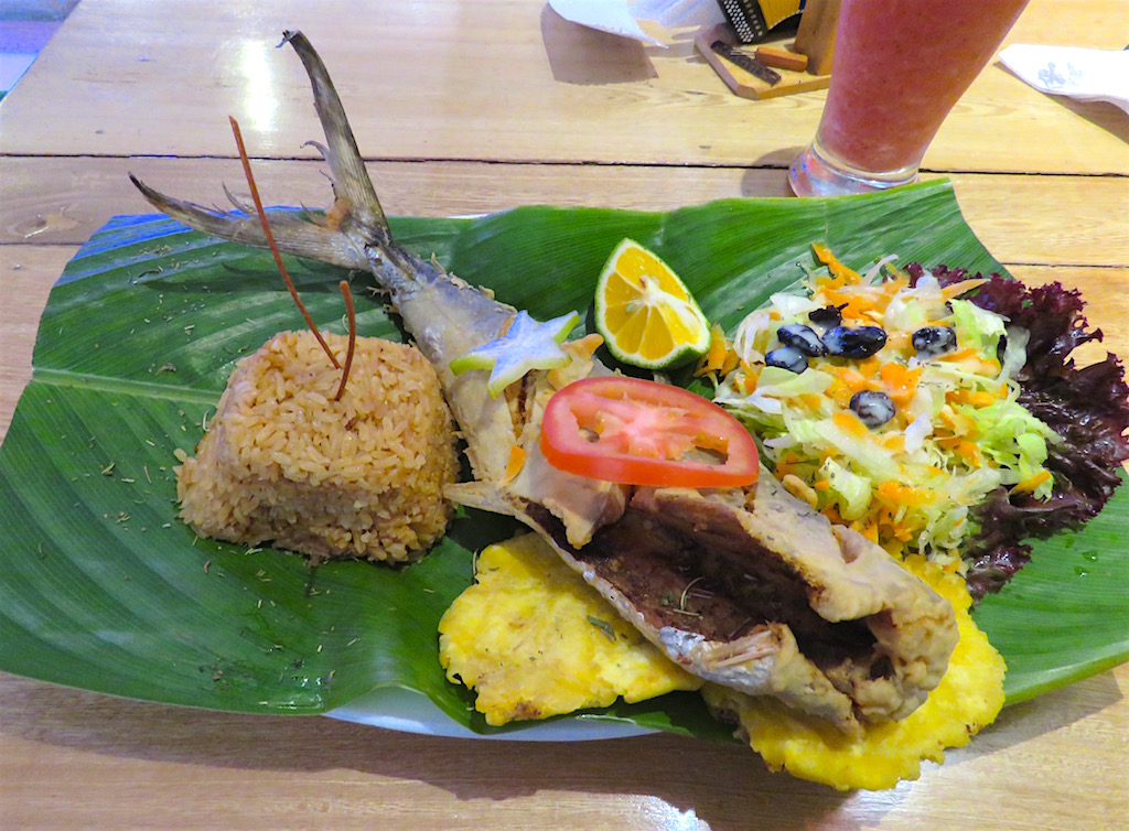 Plato del Mar fish dish for 25,000 pesos