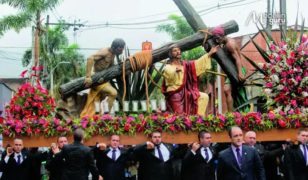 Religious parade in Popayán during Semana Santa 2026 celebrations.