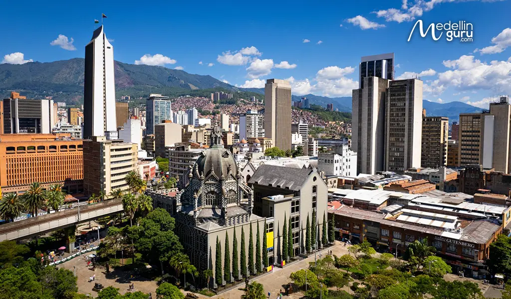 View of Centro de Medellín and neighborhoods, showing the distribution of residential estratos.
