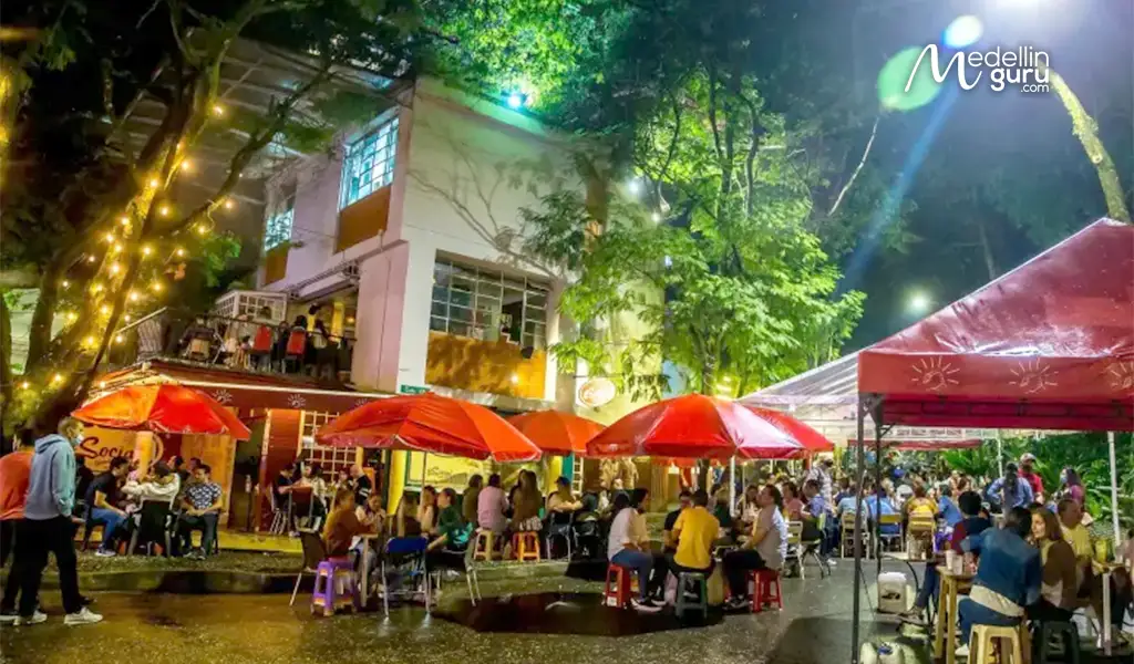 Busy tourist area in Medellín, now safer due to the dismantling of organized crime gangs