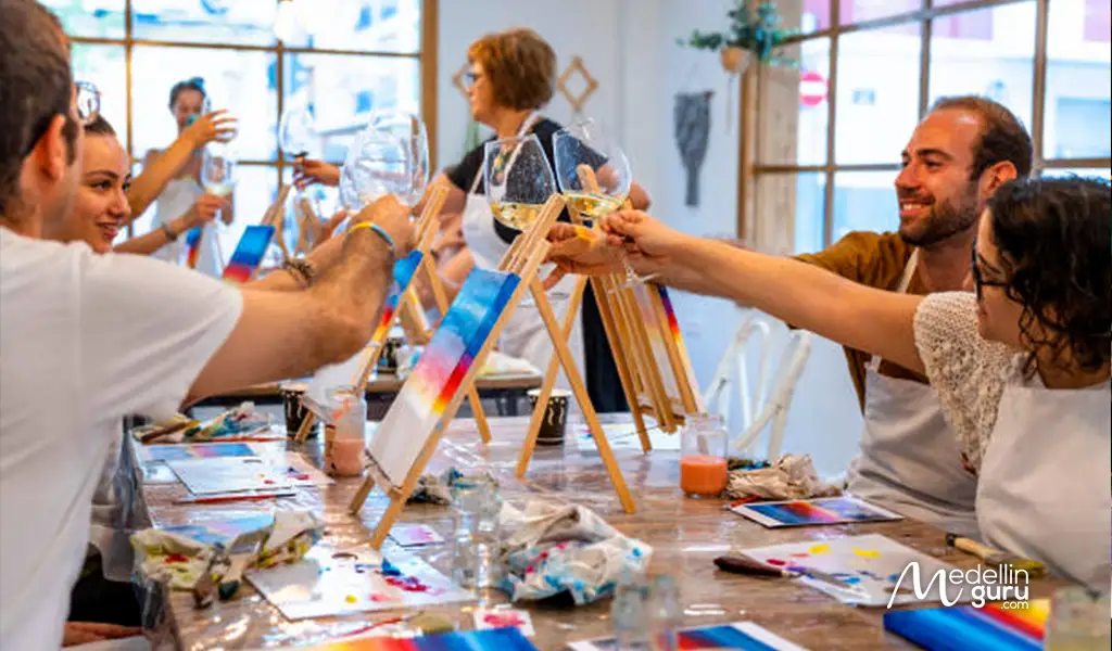 Art classes with wine in Airbnb original experiences