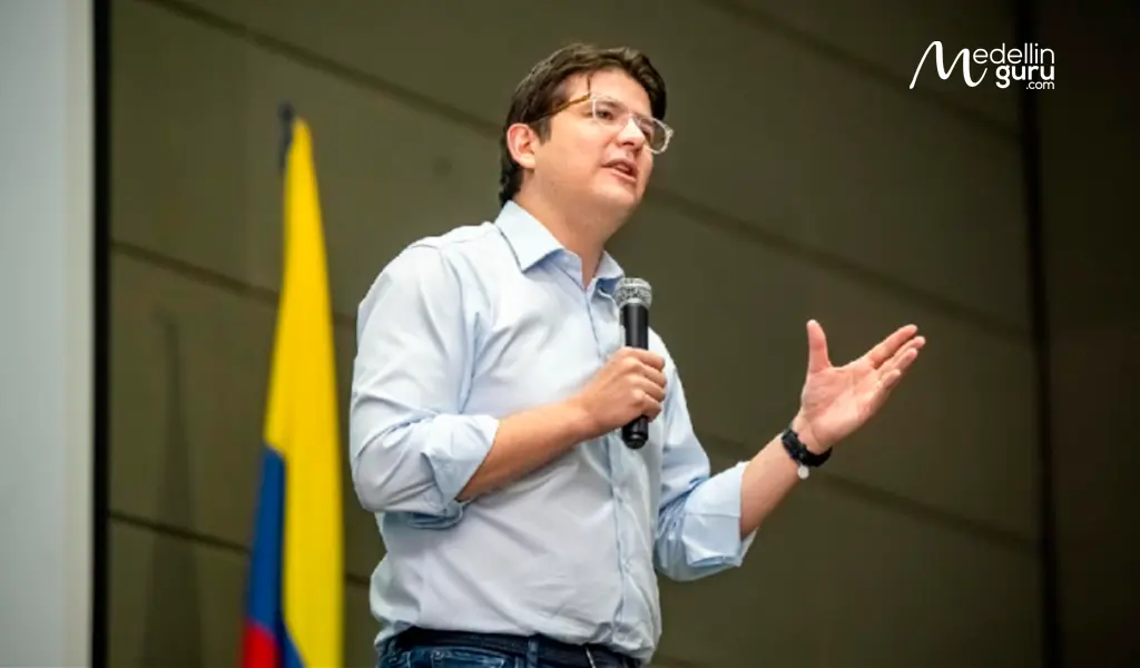 Colombian Senator Miguel Uribe Turbay delivering a speech