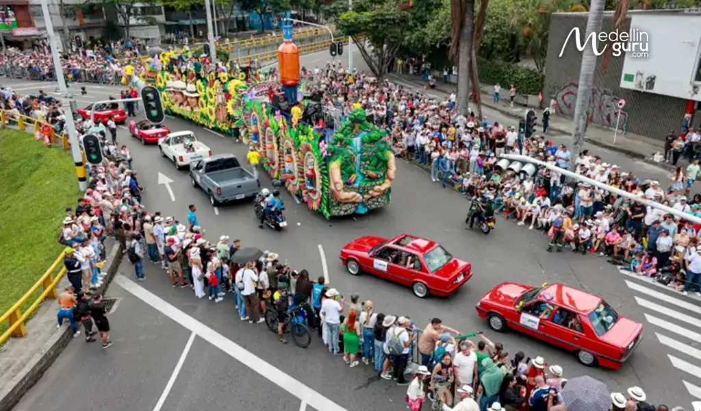 Classic cars parade showcasing over 400 vintage vehicles in Medellín