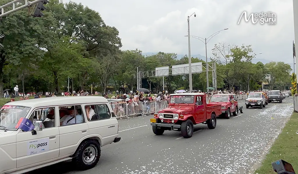 Medellín's Historic Vehicles - A Tribute to Family Journeys